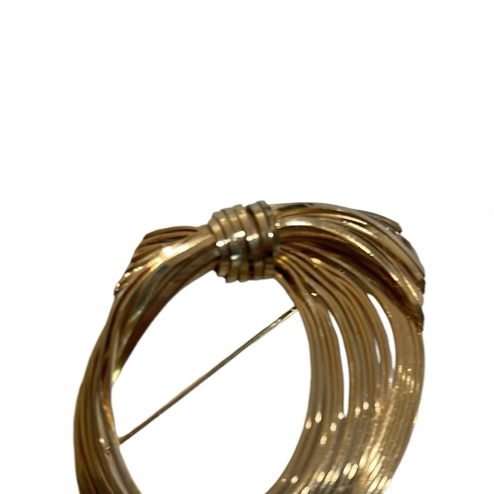 Vintage Gold Metal Circular Bow Pin Brooch